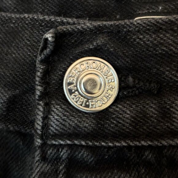 Abercrombie Fitch Pockets Button Fly Distressed Cheeky Denim Shorts Sz 27/2 - Picture 3 of 6